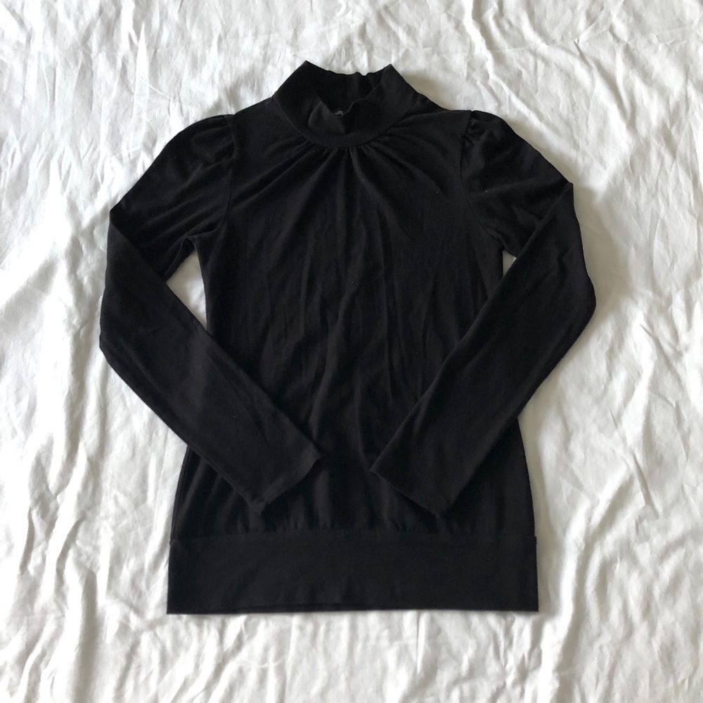 Black turtleneck long sleeve top